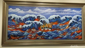 Salah satu lukisan realisme yang dibuat SBY secara hiperbolis adalah potret gelombang laut yang membumbung tinggi dan hampir menutupi sebuah majid. Foto: Tia Agnes/ detikcom