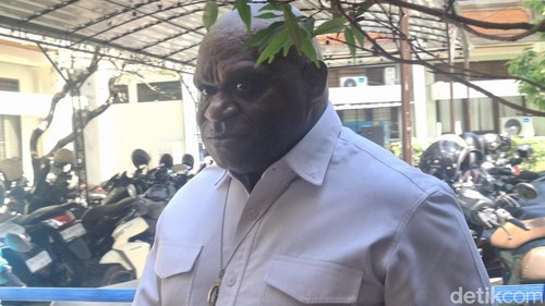 Menteri Hak Asasi Manusia (HAM) Natalius Pigai saat mengunjungi Kantor Wilayah (Kanwil) Kementerian Hukum dan HAM Bali, Denpasar, Jumat (12/9/2025). (Foto: Fabiola Dianira/detikBali)