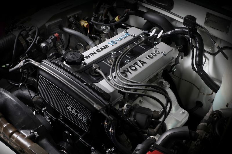 Mesin tipe 4A-GE pada Corolla Levin dan Sprinter Trueno (AE86)