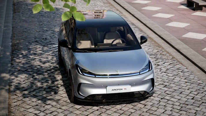 Mobil listrik Arcfox T1.