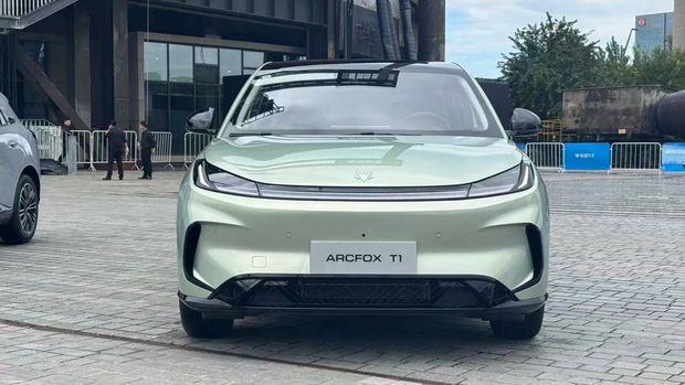 Mobil listrik Arcfox T1.