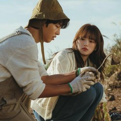 Spoiler Drakor My Youth Malam Ini: Song Joong Ki CLBK!
