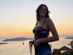 Mesra di Italia, Nina Dobrev Jawab Rumor Pacaran dengan Zac Efron