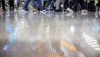 Razia imigrasi itu sempat menimbulkan perhatian luas karena banyak pekerja asing terjaring, termasuk warga Korea Selatan. REUTERS/Kim Hong-Ji