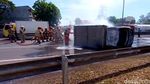 Mobil Box Terbakar di Tol Dupak Surabaya