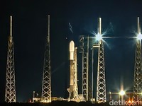 Persiapan Peluncuran Satelit Nusantara Lima Percobaan Ketiga di Cape Canaveral, Florida, AS