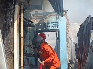 Gegara Bakar Sampah, 6 Rumah Hangus Terbakar-1 Orang Luka di Cianjur