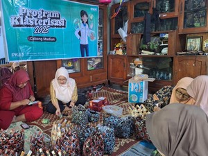 PNM Ajak Nasabah Perempuan Sulap Limbah Plastik Jadi Tas Daur Ulang