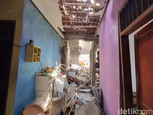 Penampakan Rumah di Tangsel yang Rusak Akibat Ledakan