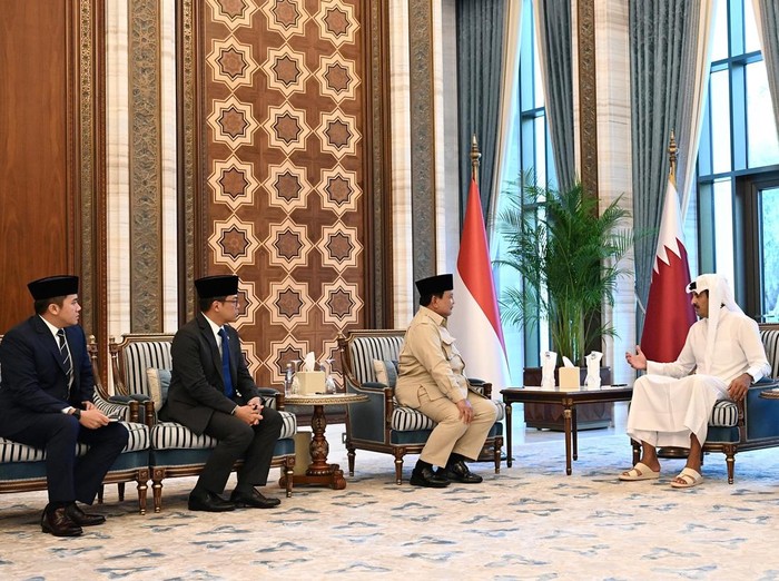 Presiden RI Prabowo Subianto melakukan pertemuan resmi dengan Emir Qatar Sheikh Tamim bin Hamad Al-Thani di Istana Lusail, Doha (Cahyo/Biro Pers Sekretariat Presiden)