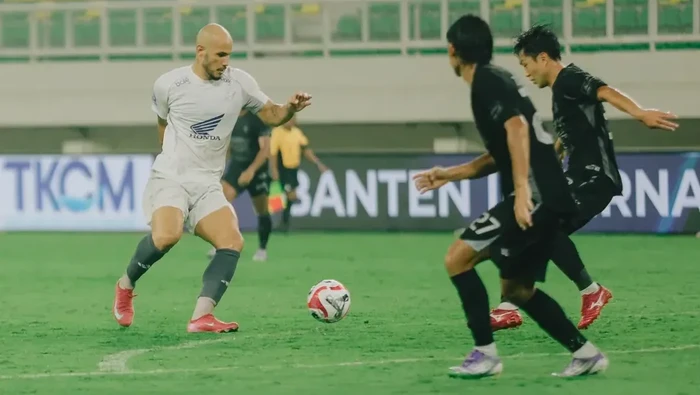 PSM Makassar menyerah 1-2 di markas Persita Tangerang dalam laga Super League 2025/2026.