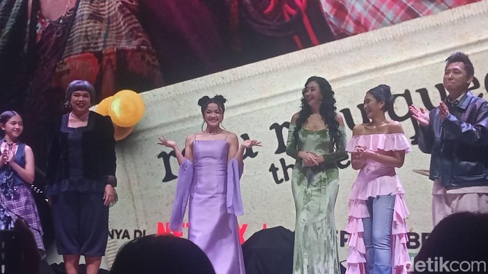 Para cast dalam serial Netflix Ratu Ratu Queens.