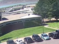 Video Rekaman CCTV Penembak Charlie Kirk Melarikan Diri