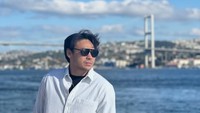 Nama Rob Clinton kini jadi perbincangan setelah disebut-sebut jadi calon Menteri Pemuda dan Olahraga (Menpora) yang sebelumnya ditempati oleh Dito Ariotedjo. Foto: TikTok/Instgram