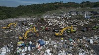 Melalui pengembangan Pembangkit Listrik Tenaga Sampah (PLTSa), setiap 1.000 ton sampah diproyeksikan dapat menghasilkan hingga 20 megawatt (MW) listrik ramah lingkungan. ANTARA FOTO/Aprillio Akbar