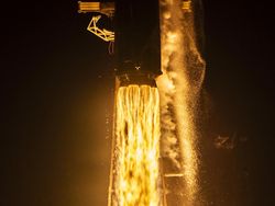 Momen Dramatis Satelit Nusantara Lima Meluncur Pakai Roket SpaceX