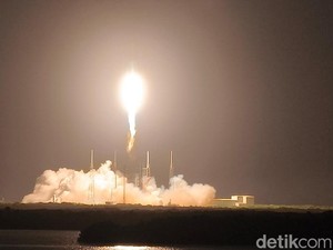 Boom! Satelit Nusantara Lima Melesat ke Antariksa