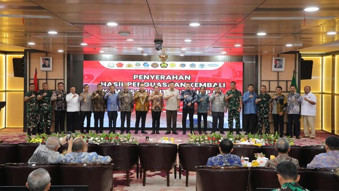 Satgas PKH kembali menguasai lahan seluas 674.178,44 hektare dari 245 perusahaan/korporasi yang tersebar di 15 provinsi (Ondang/detikcom)