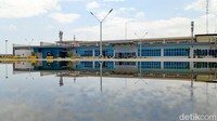 Area parkir pun tak jauh berbeda: lapang, sunyi, dan minim kendaraan.