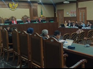 Hotman Sebut Kasus Tom Lembong Salah Total, Hakim Minta Fokus Tanyai Saksi