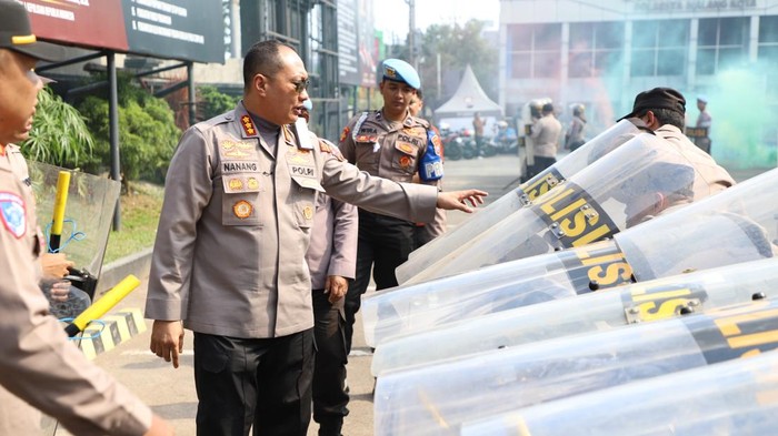 Simulasi Sistem Pengamanan Markas Komando