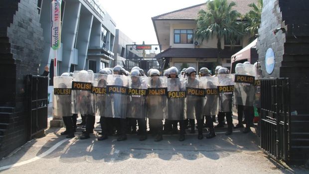Simulasi Sistem Pengamanan Markas Komando