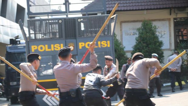 Simulasi Sistem Pengamanan Markas Komando