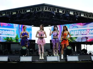 Panggung Pertama StarBe di WaterBomb Bali Bareng 2NE1