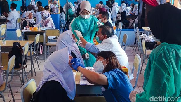 Suasana pemeriksaan gigi di Bandung Barat