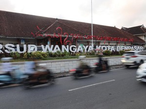 Kisah Nakes RSUD Wangaya Berjibaku Tangani Pasien Saat Banjir Menerjang