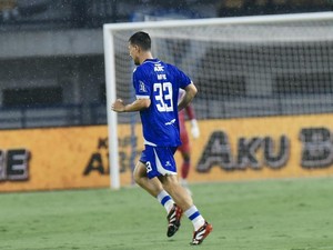 Debut Manis Thom Haye dan Eliano Reijnders di Persib Bandung