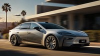 Toyota bZ7 menjadi mobil listrik berikutnya dari Toyota untuk pasar China. Sedan bertenaga listrik murni tersebut memiliki panjang lebih dari 5,1 meter. Ada sentuhan Huawei dan Xiaomi di dalam mobil ini. Foto: Dok. GAC Toyota