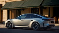 Tenaganya berasal dari motor listrik yang dipasok oleh Huawei. Tenaga maksimum mencapai 207 kW dan kecepatan tertinggi 180 km/jam. Motor listrik itu dipasangkan dengan baterai lithium iron phosphate dari CALB-Tech. Namun, GAC-Toyota belum merilis rincian kapasitas baterai dan jarak tempuhnya. Foto: Dok. GAC Toyota