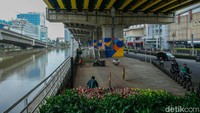 Selain itu, desain jembatan dibuat melengkung agar kapal bisa melintas di bagian tengah. Konsep ini diharapkan memberikan pengalaman berbeda bagi pengunjung yang menikmati wisata air.  