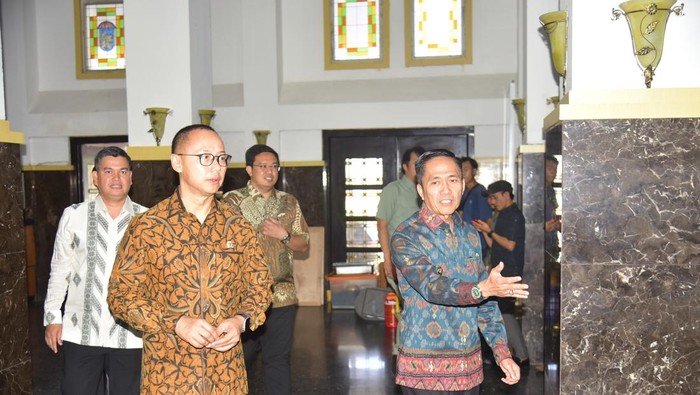 Wali Kota Palembang Ratu Dewa menyambut Wakil Ketua MPR RI Eddy Soeparno.
