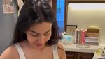 Pesona Ariel Tatum Saat Masak Steak, Tampil Cantik dan Elegan