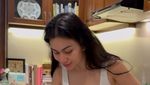 Pesona Ariel Tatum Saat Masak Steak, Tampil Cantik dan Elegan