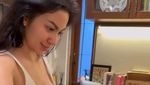 Pesona Ariel Tatum Saat Masak Steak, Tampil Cantik dan Elegan