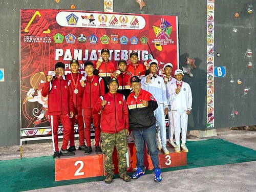 Atlet Buleleng mempersembahkan dua medali emas di nomor Speed Classic Team Putra dan Speed Classic Team Putri, Jumat (12/9/2025). (KONI Buleleng)