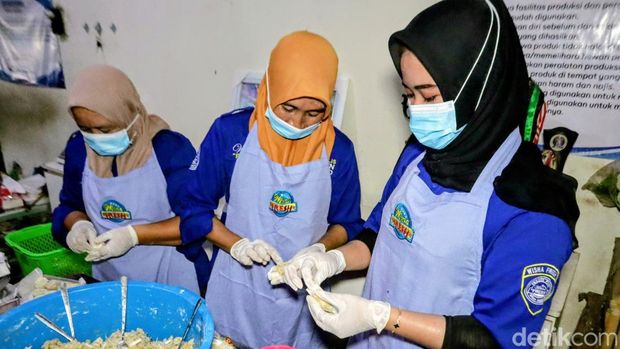 Asri Ananda, pemilik Wisna Fresh, produsen frozen food homemade dan produknya