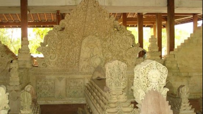 Makam Air Mata Ratu Ibu BKP3 Bangkalan Madura