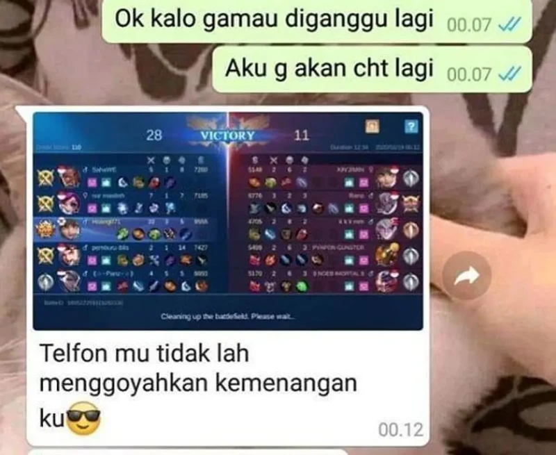 Putus cinta memang menyakitkan. Contohnya kayak kumpulan chat berikut ini. Ada yang pacarannya cuma lima detik terus langsung putus.