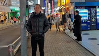 Dalam kesempatan itu, Chef Juna bercerita soal kehidupannya sebelum dalam kondisi sekarang. 97 ke Amerika. Tadinya mau ambil sekolah pilot. Hidup berjuang banget di sana. Sempat jadi buruh juga, karena ilegal imigran jadi bayarannya cash di bawah UMR. Kerja di laundry pernah. Di tempat orang punya pizza. Sampai ketemu orang kerja di tempat sushi jadi pelayan sampai jadi chef, ujarnya. (Foto: dok Instagram junarorimpandeyofficial)