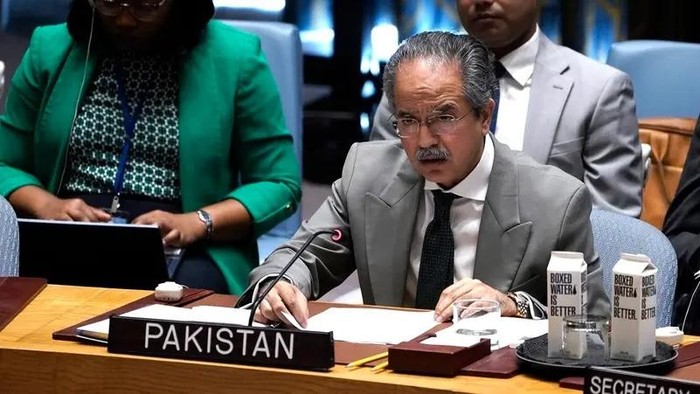 Pakistan’s Ambassador to the UN Asim Iftikhar Ahmad speaks during an emergency UNSC meeting on the situation in Gaza at UNHQ on August 10, 2025 in New York. (AFP)