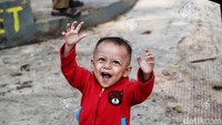 Warga bisa berolahraga sambil menikmati semilir angin dan panorama terbuka yang jarang ditemukan di pusat kota. Bagi sebagian orang, momen akhir pekan di Kanal Banjir Timur menjadi waktu untuk melepaskan penat setelah sepekan penuh bekerja.
