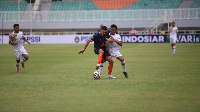 Laga Sumsel melawan Persikad Depol