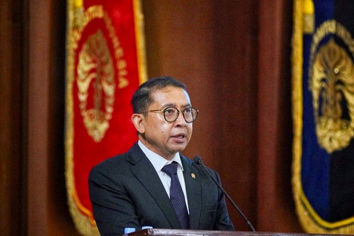 Menteri Kebudayaan Republik Indonesia Fadli Zon menghadiri wisuda Program Sarjana, Magister, dan Doktor Periode Semester Genap Tahun Akademik 2024/2025 di Balairung Universitas Indonesia (UI).
