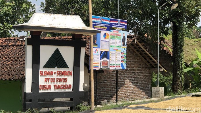 Padukuhan Tangisan di Sleman konon berkisah soal tragedi penolakan cinta. Foto diambil Jumat (12/9/2025).