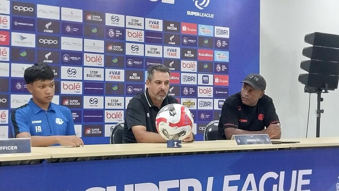 Pelatih Kepala Arema FC Marcos Santos