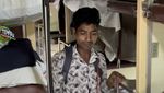 9 Jam di Kereta India? Siap-Siap Dicolek Penjual Makanan Asongan Ini!